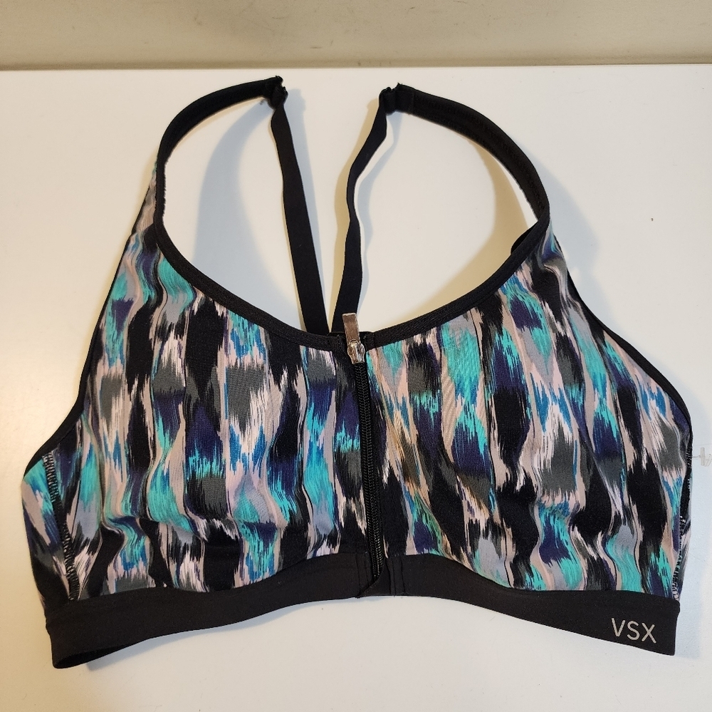 VSX Women's Blue Patterned Sports Bra Size 36b